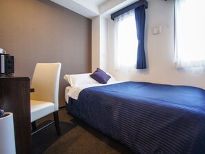 Individually decorated, desk, free WiFi, bed sheets - HOTEL LiVEMAX Sagamihara Ekimae (Sagamihara)