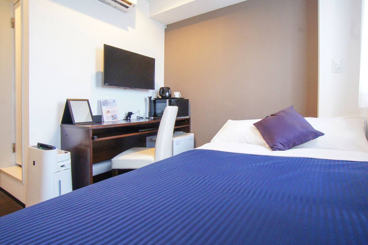 individually decorated, desk, free wifi, bed sheets