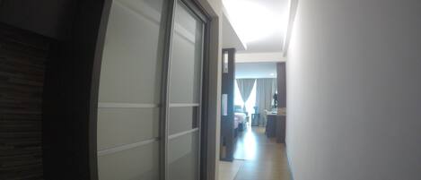 Estudio (Apartment) | Escritorio, tabla de planchar con plancha, wifi gratis y ropa de cama