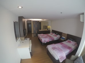 Studio Apartment | Desk, iron/ironing board, free WiFi, bed sheets