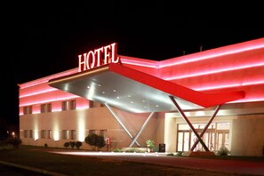 Façade de l’hébergement - soirée/nuit