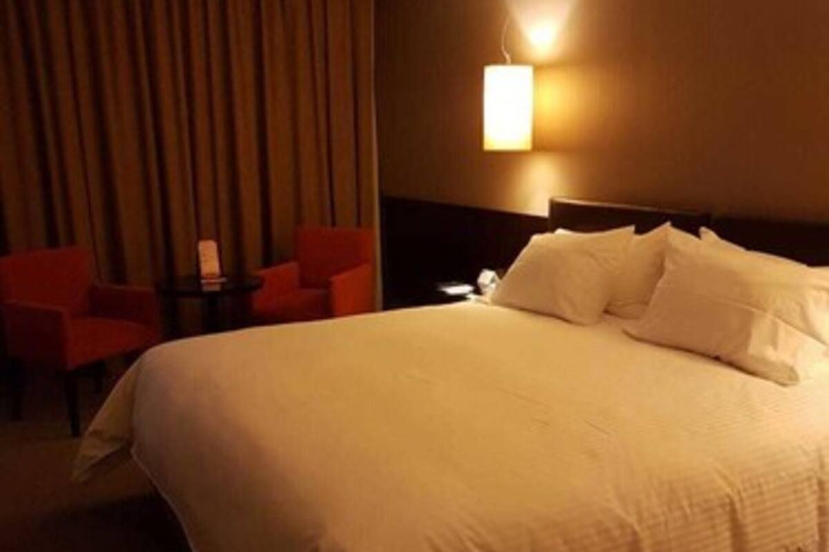 1 bedroom, minibar, in-room safe, individually decorated