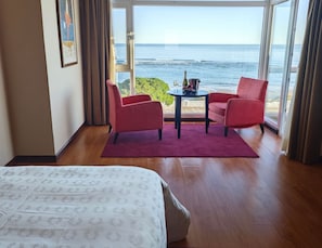 Suite | In-room safe, desk, iron/ironing board, free WiFi