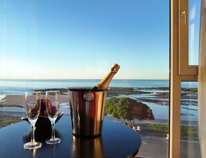 Zimmersafe, Schreibtisch, Bügeleisen/Bügelbrett, kostenloses WLAN