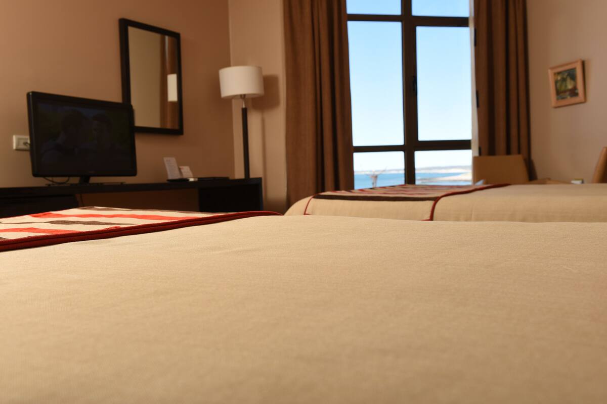 Executive Room, Sea View | In-room safe, desk, iron/ironing board (on request), free WiFi