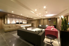 Lobby sitting area - Vessel Inn Shiga Moriyama Station (Moriyama)