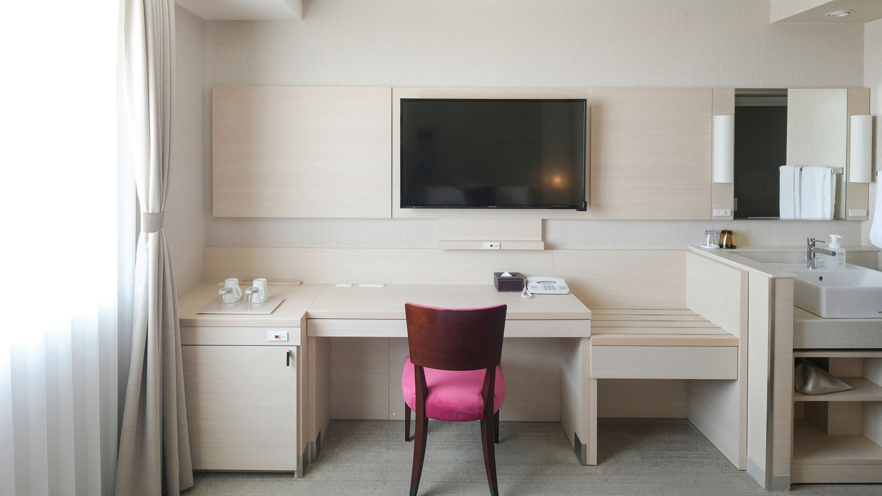 executive double room, non smoking | desk, blackout curtains, iron/ironing board, free wifi