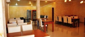 Royal Hotel