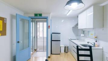 Itaewon 3F - 3 Bedrooms | Private kitchen | Fridge, microwave, stovetop, coffee/tea maker