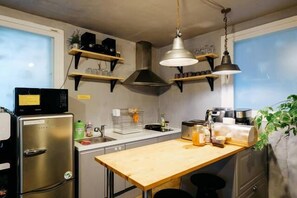 Itaewon 1F - 3 Bedrooms | In-room dining