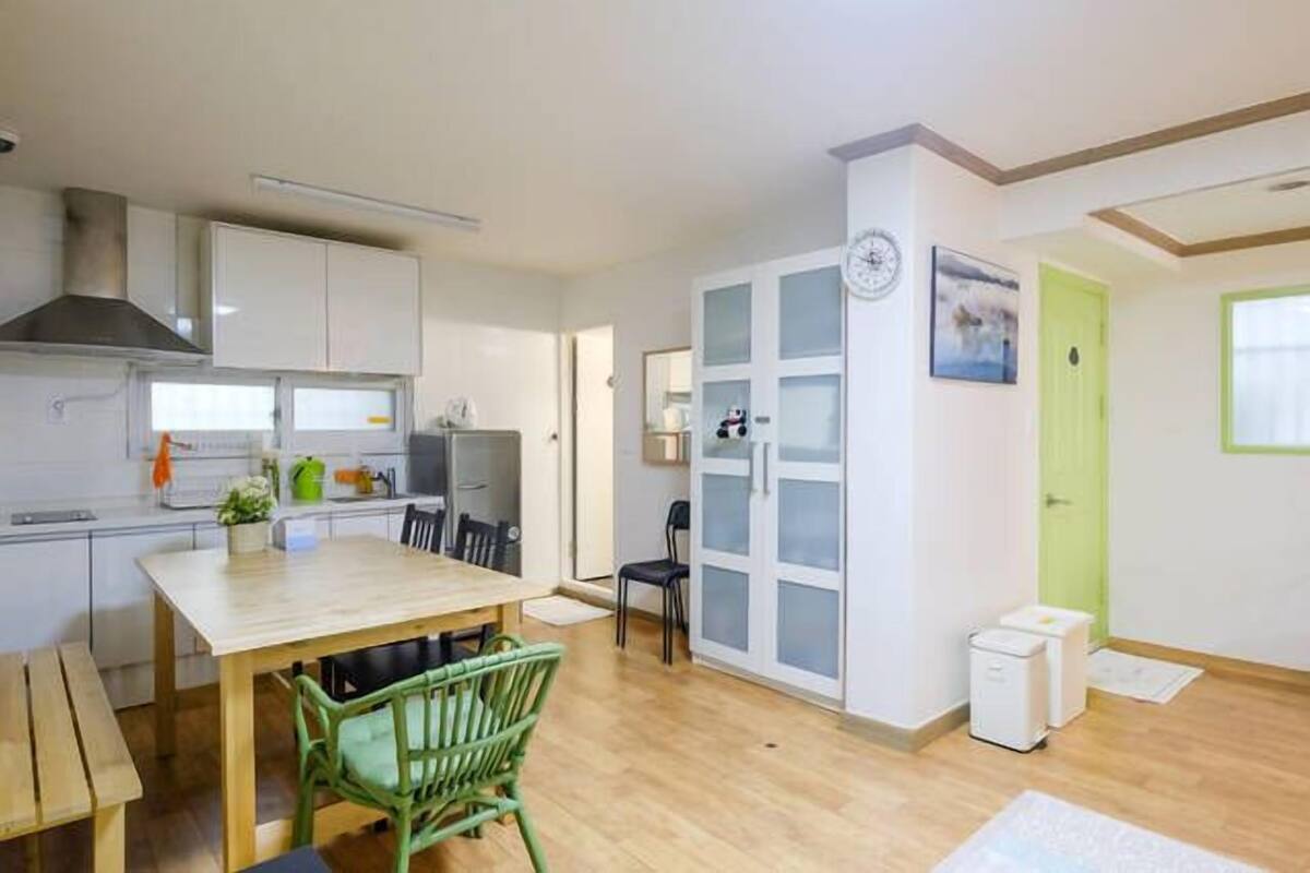 Itaewon 2F - 3 Bedrooms | Restauration dans la chambre