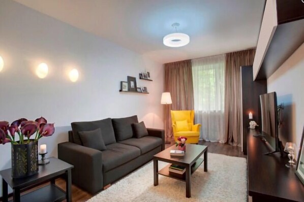 Lägenhet - 1 sovrum (Utepova 21a, 83-01041) | Vardagsrum | Tv