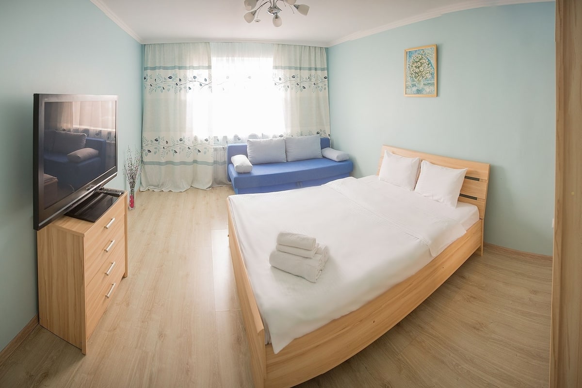 Apartment, Balcony (Balzac str. 8D, 10-15369) | Desk, free WiFi