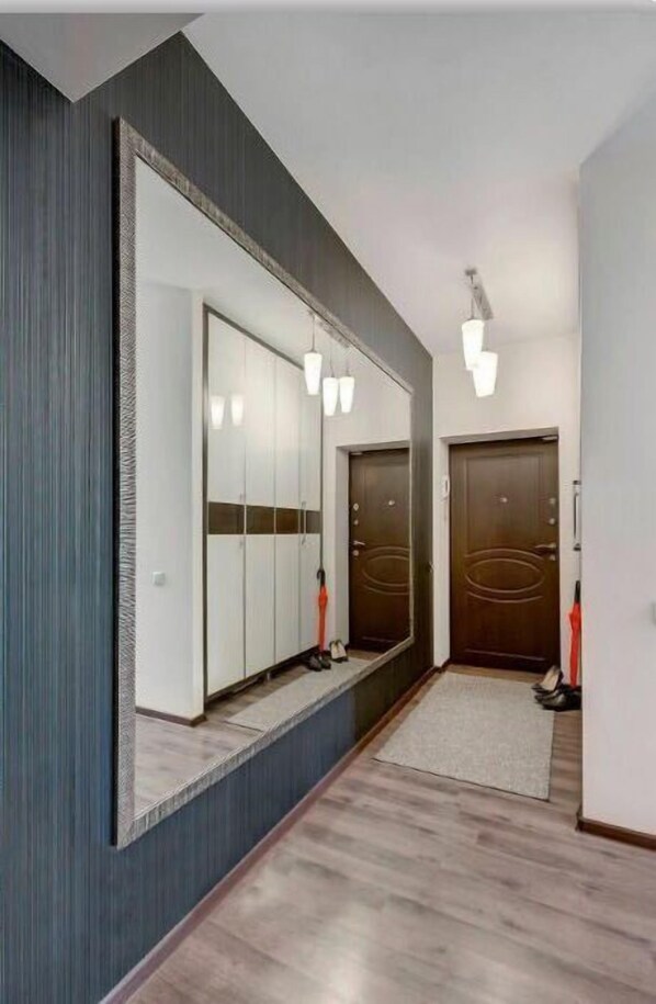 Apartment, 1 Bedroom (Utepova 21a, 83-01041) | Living area | TV