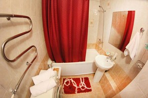 شقة - غرفة نوم واحدة (Samal-1, House 38, 33-05015) | حمام | مستلزمات مجانية للعناية الشخصية، مناشف
