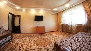Apartment, 1 Schlafzimmer (Rozibakieva 289/2, 80-11036) | Wohnbereich | Flachbildfernseher