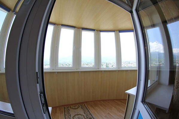 Departamento, 1 habitación (Rozibakieva 289/2, 80-11036) | Balcón