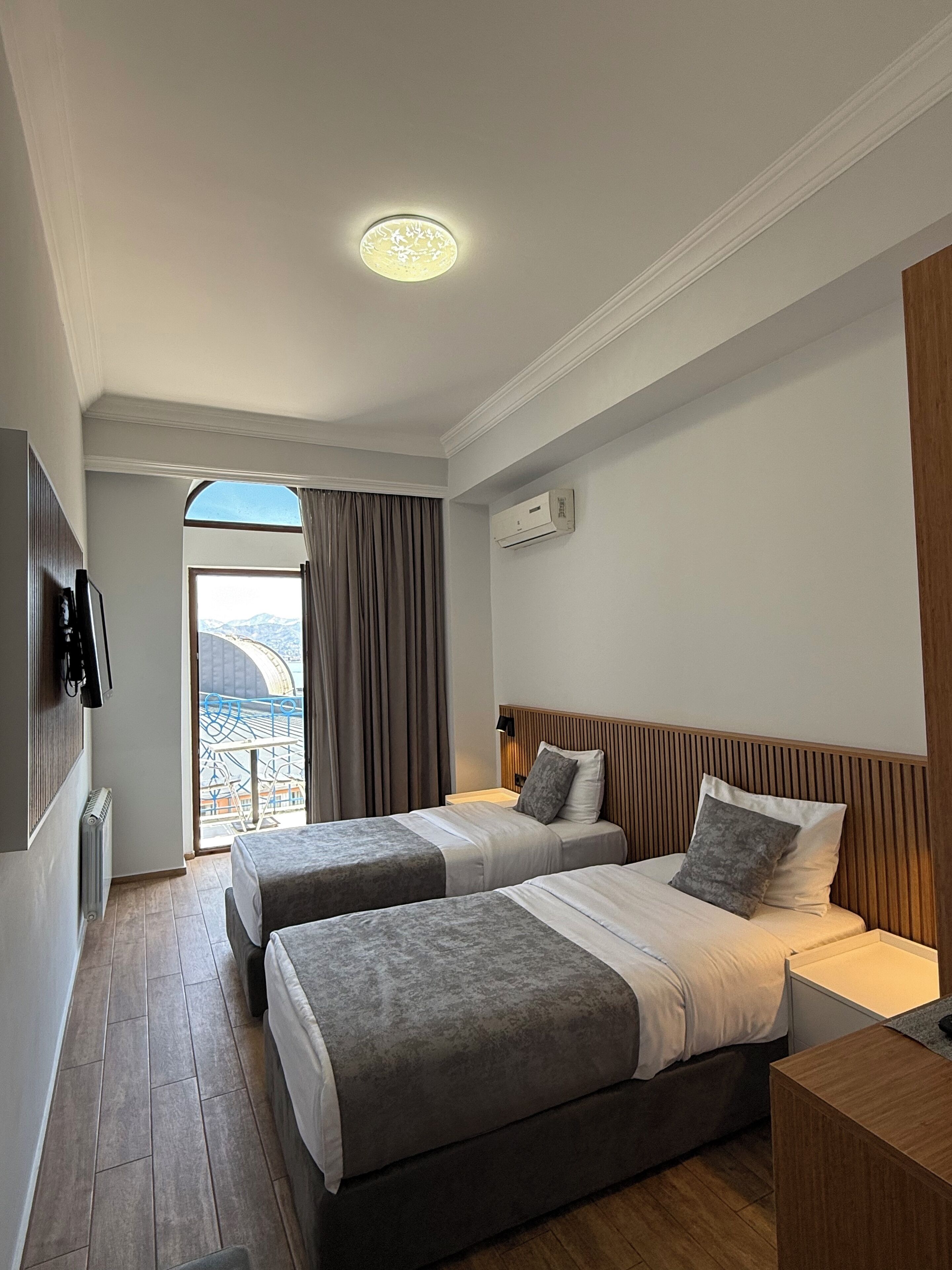 Standard Twin Room | Premium bedding, down comforters, pillowtop beds, minibar