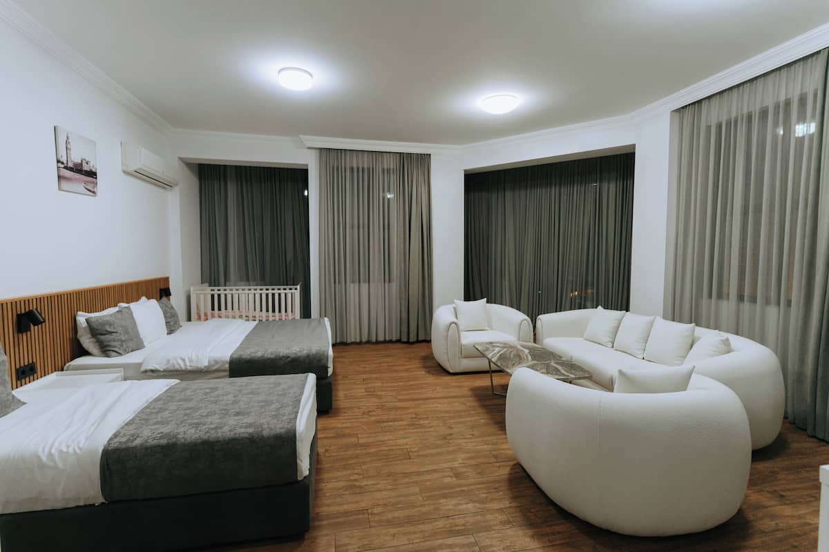 basic suite | 1 bedroom, premium bedding, down duvets, pillow-top beds