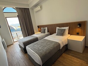 Ropa de cama de alta calidad, cubrecamas y colchones con pillow-top 