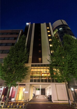 Front of property - evening/night - Hotel Wing International Hakata Shinkansenguchi (Fukuoka)