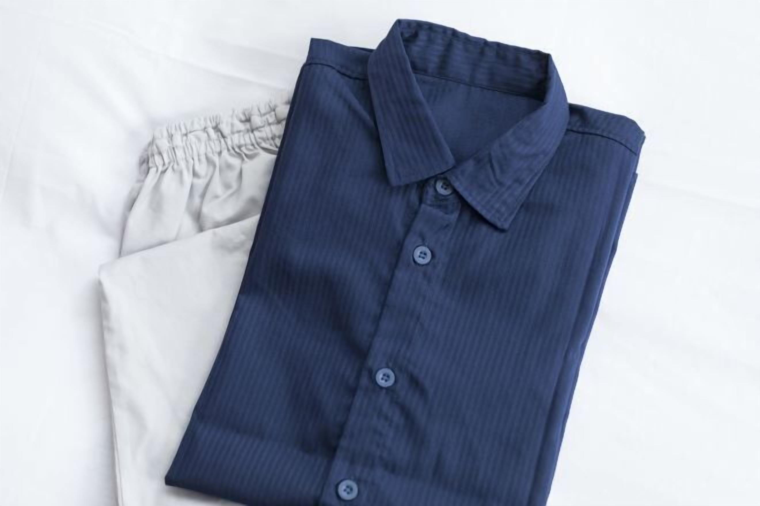 Schreibtisch, laptopgeeigneter Arbeitsplatz, Verdunkelungsvorhänge