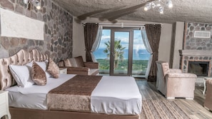Deluxe Room, Jetted Tub, Sea View | Egyptian cotton sheets, premium bedding, memory foam beds, in-room safe - Assos Alis Farm Boutique Hotel & SPA (Ayvacik)