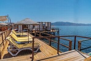 Private beach nearby, white sand, free beach shuttle, sun loungers - Assos Alis Farm Boutique Hotel & SPA (Ayvacik)