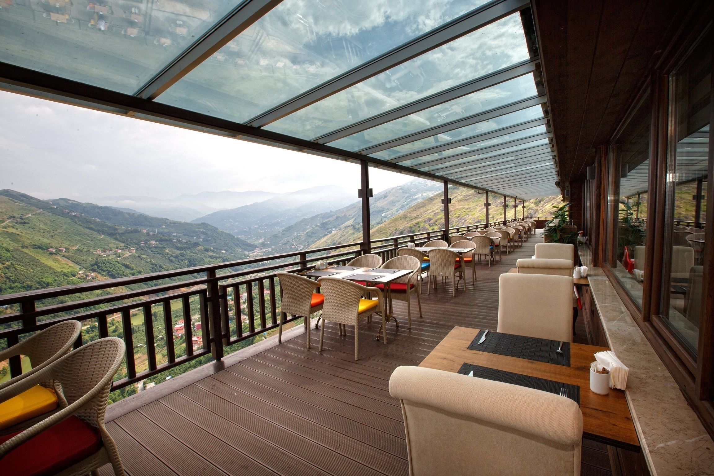 breakfast, lunch, dinner served; garden views