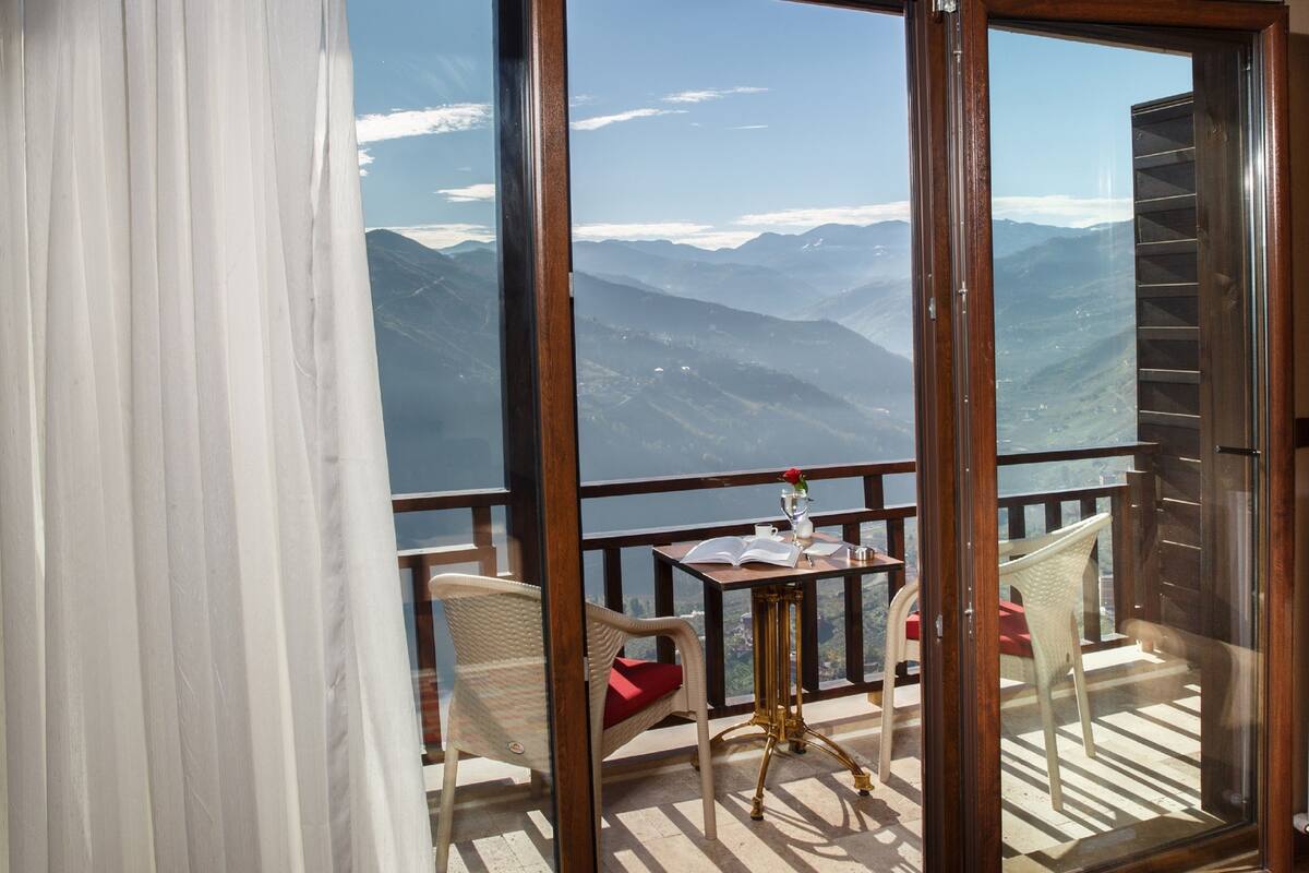 triple room, lake view | balcony