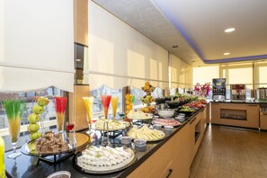 Colazione a buffet inclusa, servita tutte le mattine 