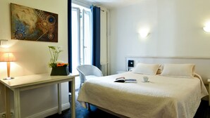 Unclassified image, 3 of 18, button - Hôtel Val Flores (Biarritz)