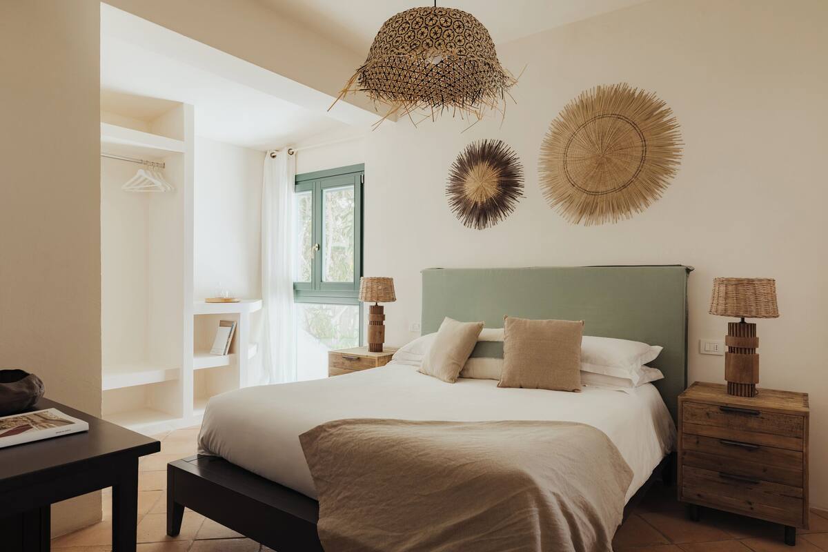 Kahden hengen classic-huone, 1 keskisuuri parisänky | Minibaari, ilmainen Wi-Fi, vuodevaatteet