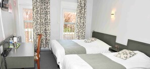 Standard Twin Room | Desk, free WiFi