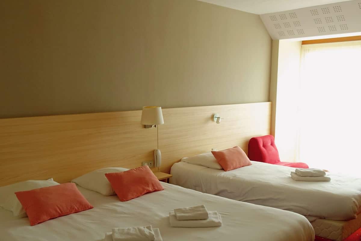 Premium Triple Room | 1 bedroom, in-room safe, desk, laptop workspace