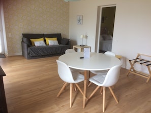 Family Apartment, Sea View | In-room safe, desk, laptop workspace, soundproofing - Hôtel Restaurant Breiz Armor (Pouldreuzic)