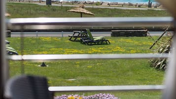 1 makuuhuone, tallelokero huoneessa, työpöytä