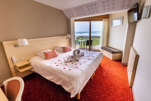 Premium Double Room | In-room safe, desk, laptop workspace, soundproofing - Hôtel Restaurant Breiz Armor (Pouldreuzic)