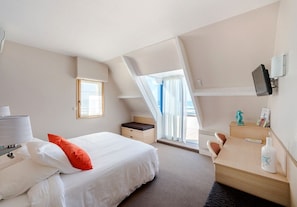 Comfort Room | In-room safe, desk, laptop workspace, soundproofing - Hôtel Restaurant Breiz Armor (Pouldreuzic)