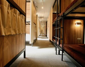 Interior - Namba Guesthouse HIVE - Hostel (Osaka)