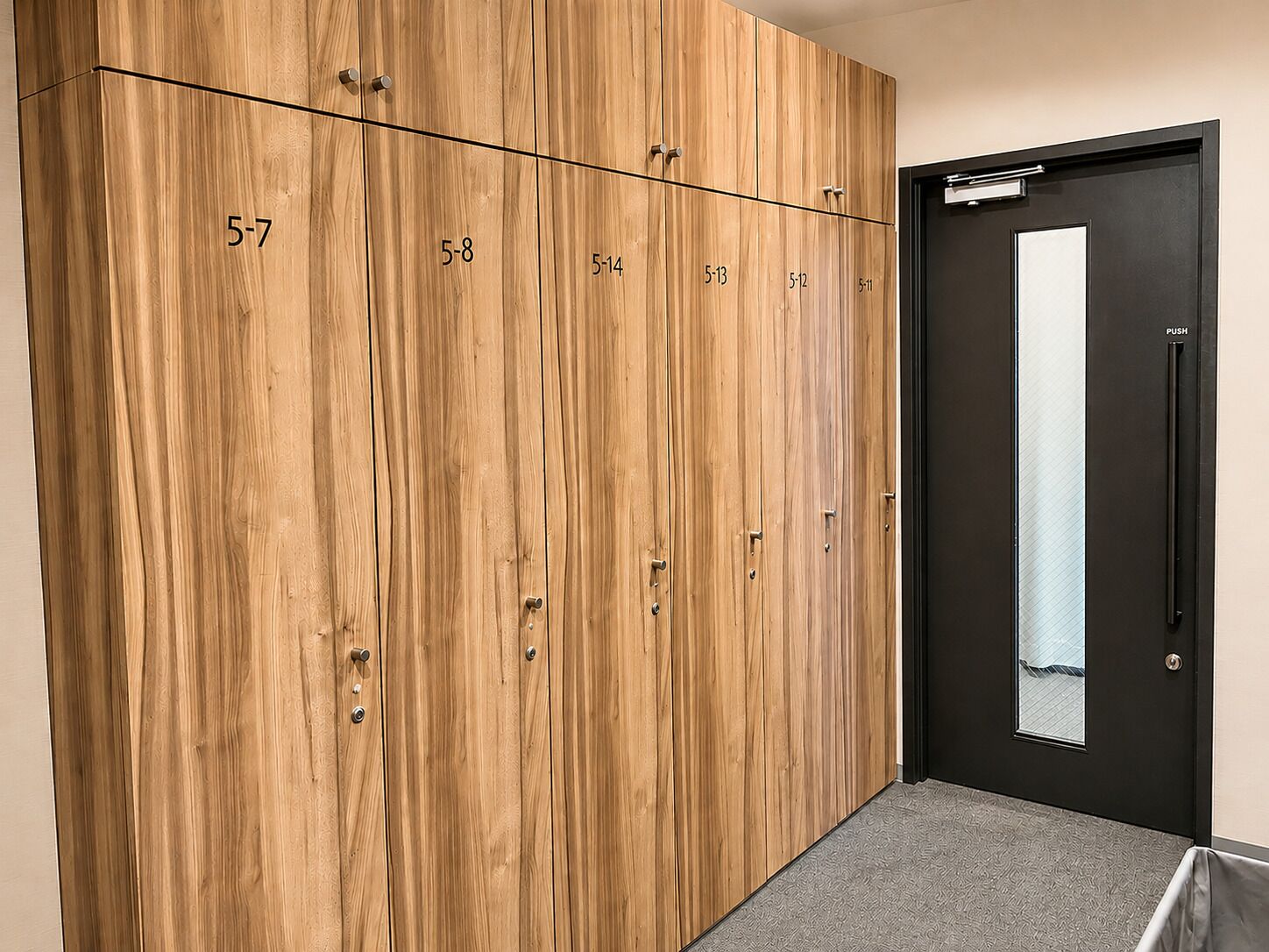 20 Schlafzimmer, Daunenbettdecken, laptopgeeigneter Arbeitsplatz
