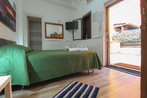 雙人房, 1 間臥室, 私人浴室 | 書桌、免費無線上網