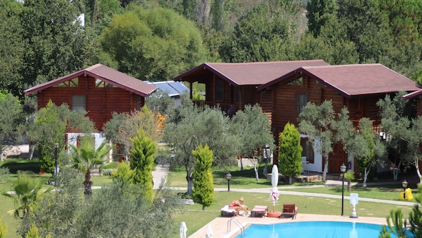 Outdoor pool, open 8:30 AM to 8:00 PM, pool umbrellas, sun loungers - Hotel Sunset Troia (Ezine)