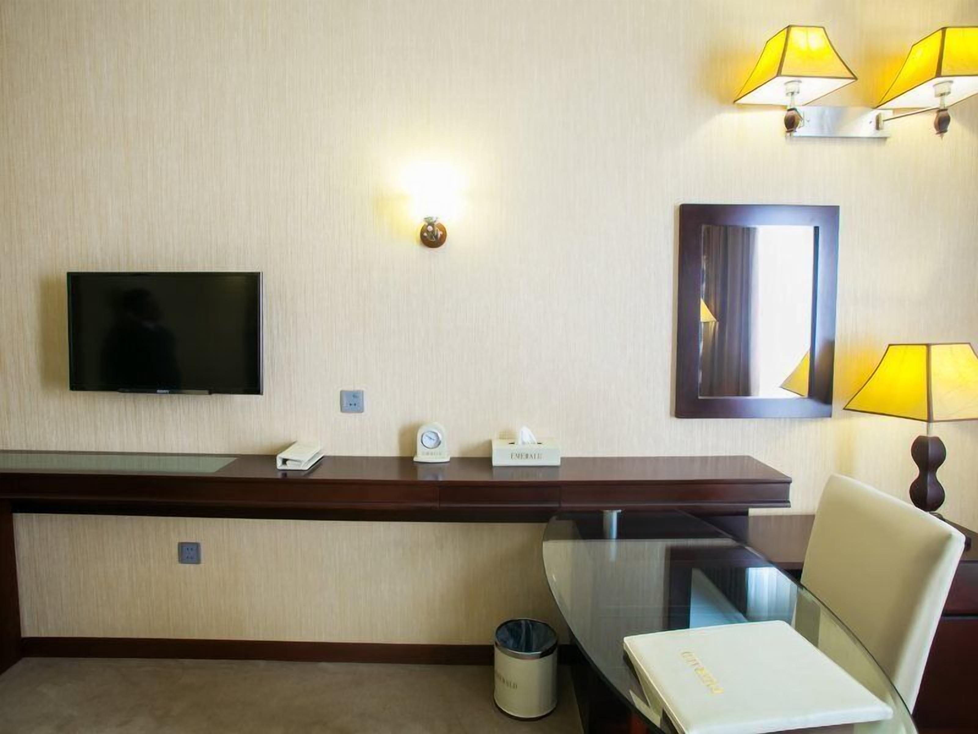 Photo - Emerald Hotel