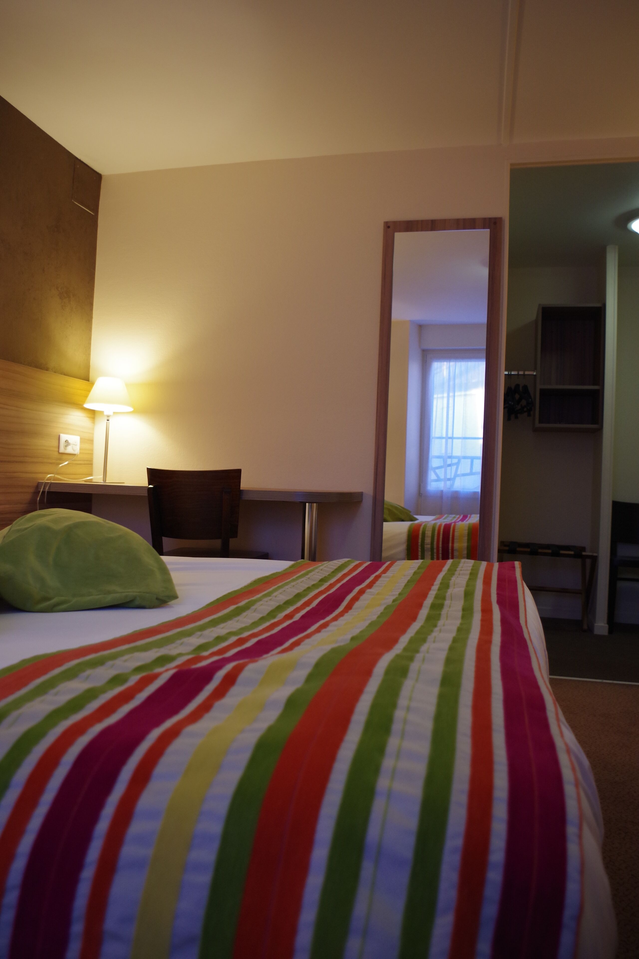 standard double room | desk, blackout curtains, soundproofing, free wifi