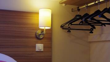 Desk, blackout drapes, soundproofing, free WiFi