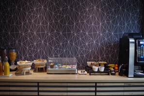 Desayuno buffet todos los días (con cargo) 