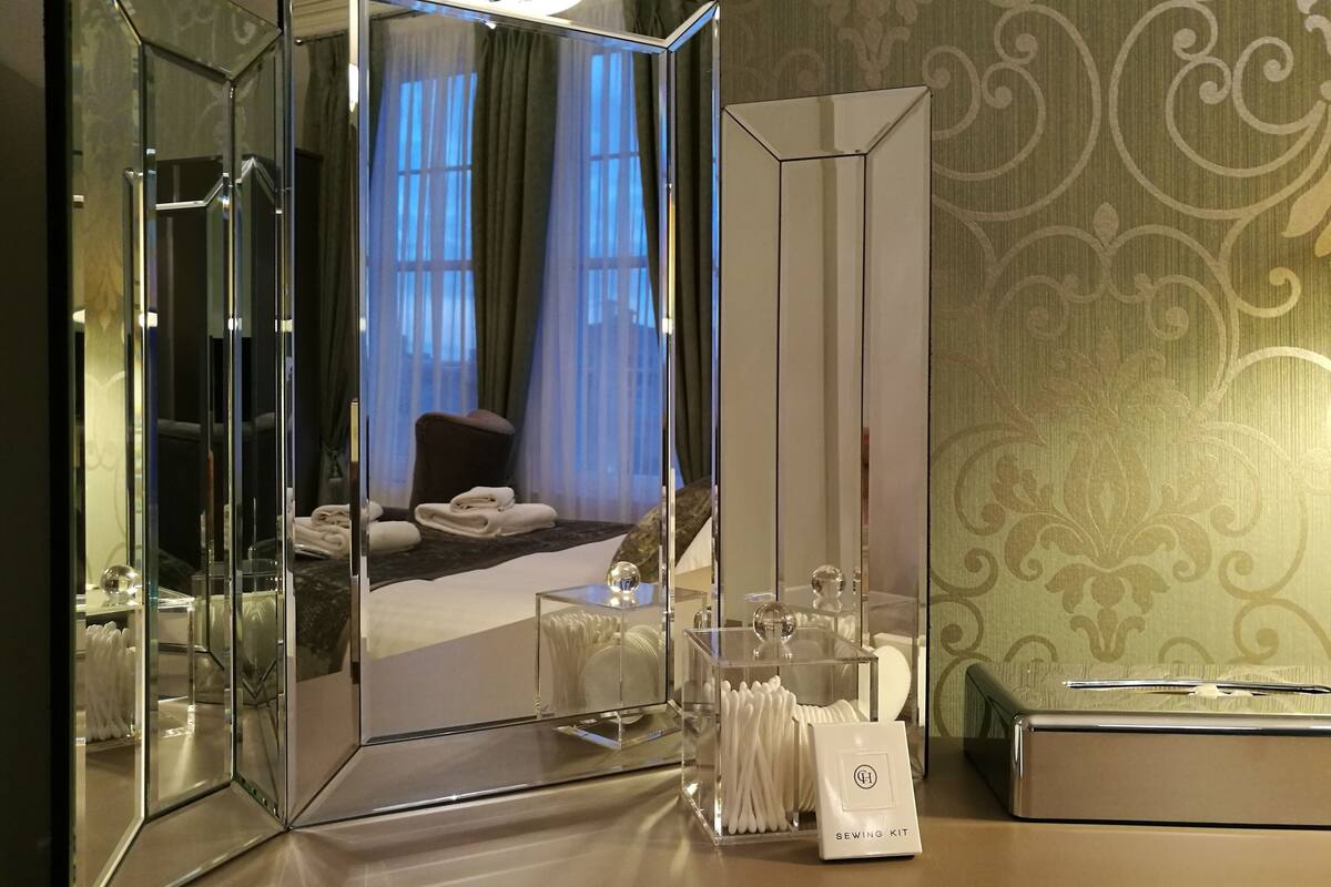 signature suite, sea view | premium bedding, minibar, laptop workspace, free wifi