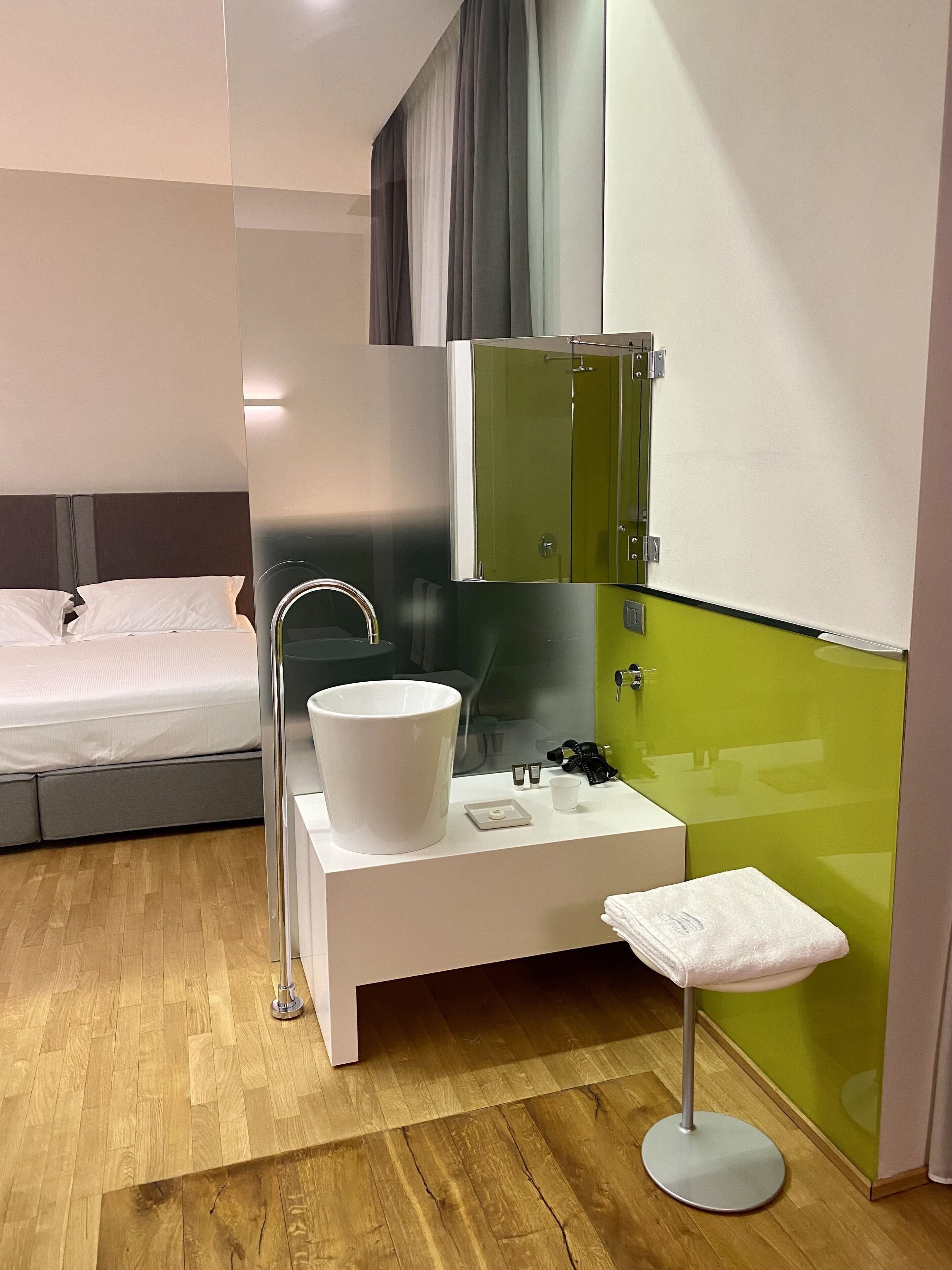 superior double or twin room, bathtub | bathroom | free toiletries, hair dryer, slippers, bidet