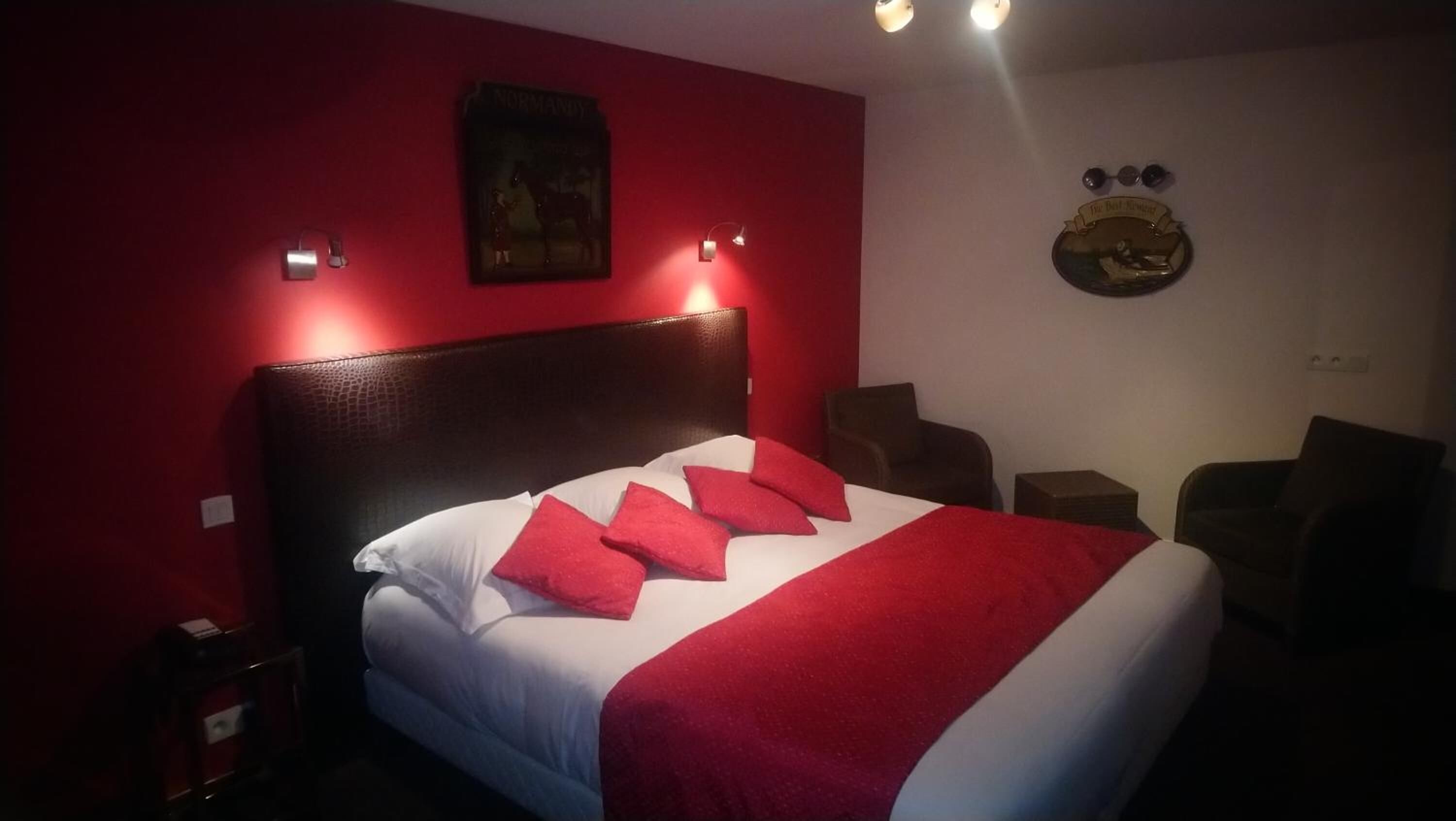 Individually decorated, individually furnished, desk, soundproofing